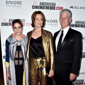 Shar je odbornou asistentkou na Kolumbijské univerzitě a zabývá se využitím umělé inteligence v oblasti umění.