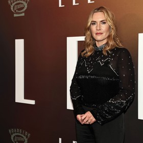 Britská herečka Kate Winslet slaví 5. října už 49. narozeniny. Rozhodně ale na svůj věk nevypadá. Ba naopak se zdá, že zraje jako víno. A to vzdor faktu, že odmítá kosmetické zákroky.