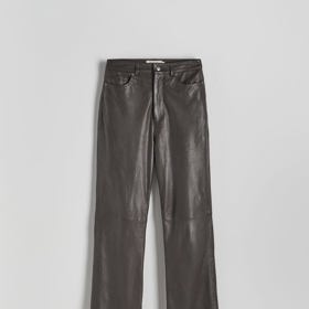 Kalhoty z pravé kůže v trendy hnědém odstínu, Reserved, 3 999 Kč