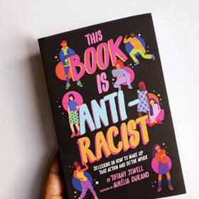 Ve svých knihách se věnuje tématům, která považuje v dnešní době za velmi důležitá.