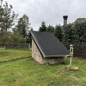 Karel Gott si pro klidné stáří vybral malebnou obec Doubice. 