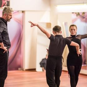 Roman Zach v seriálu Taneční.