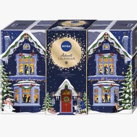 Adventní kalendář značky Nivea obsahuje pečující kosmetiku a kosmetické doplňky. (1 400 Kč)