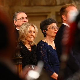 Zkušenosti čerpala Eva Jiřičná v zahraničí, ale do Česka se vždy s láskou vracela a stále vrací.