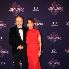 Marek Eben doplnil dokonalou róbu Terezy Kostkové neméně elegantním a do detailu vypilovaným smokingem.