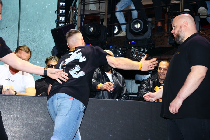 Vyhrocený moment na tiskovce Clash of the Stars 10. 