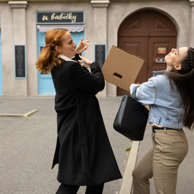 Ája s Martinou se nejdřív hádají...