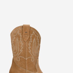 Semišové nízké kozačky s vyšíváním, Wojas, 3 699 Kč