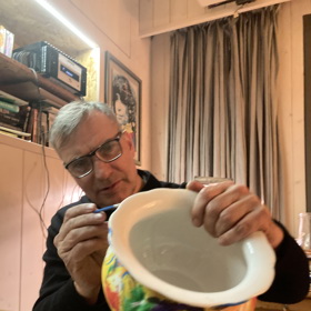 Nočník prý Jiří Macháček maloval ve tři hodiny ráno. Proces trval asi dvě hodiny.