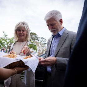 Evě Pavlové to na setkání s krajany moc slušelo.