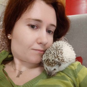 Eva Toulová s mazlíkem.