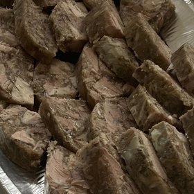 Jedním z nich byla Tlačenka výběrová od firmy VOMA.