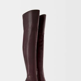 Přiléhavé vysoké kozačky z kůže, 1 999 Kč
