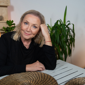 Do talkshow Na kafeečko se Bára Basiková vrací po třech letech.