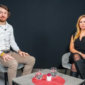 Prvním lednovým hostem Bára Hlaváčkové v pořadu Ženská tabu byl hokejový trenér a mentální kouč Jan Kregl.