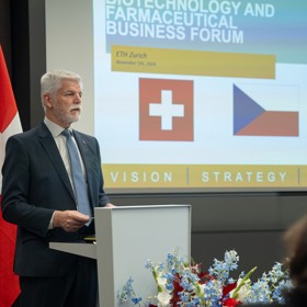 Prezident Petr Pavel se ve Švýcarsku zúčastnil zahájení podnikatelského fóra.