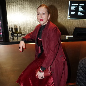 Zuzana Stivínová vynesla komplet, kterému kralovala červená sametová sukně.