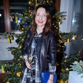 Herečku můžete vídat i v těchto na míru šitých botách značky Inch2, které jsou o poznání elegantnější variantou šněrovací obuvi z kůže.