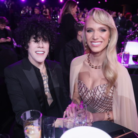 Za perfektní styling si vysloužila od kadeřníka Honzy Kořínka pochvalu. Její partnerka účesem nepřekvapila. 