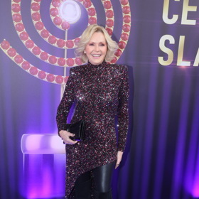 Tatiana Kovaříková se stará také o dokonalý společenský šatník zpěvačky Heleny Vondráčkové. Naposledy ji oblékla pro přímý přenos z Českého slavíka a opět to byla velmi krásná podívaná bohatá na trendy.