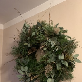 Veliký věnec může být vánoční dominantou bytu po celou dobu adventu a svátků.