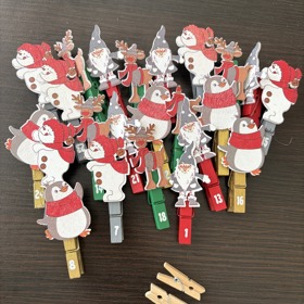 Kolíčky můžete zvolit buď zdobené s čísly, nebo obyčejné.