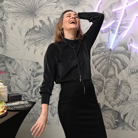 Bára Jánová se náramně bavila. 