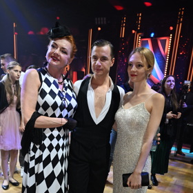 Oskar Hes s partnerkou.