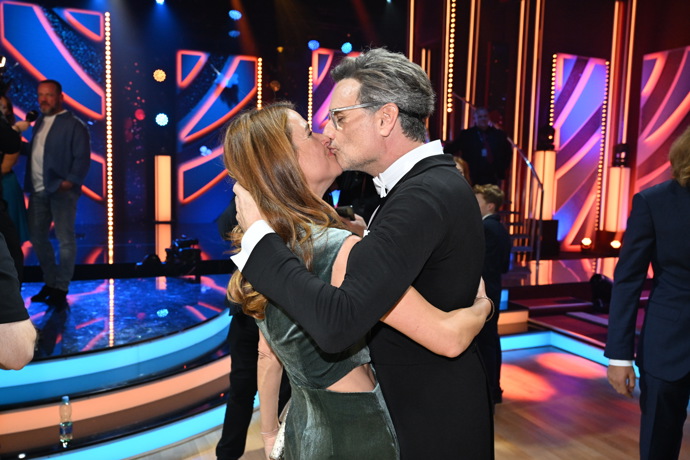 A stále se vroucně milují. 