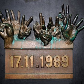 Je to už více jak třicet let, co si Česká Republika připomíná takzvanou sametovou revoluci.