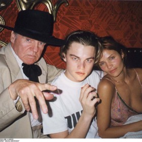 V roce 1997, kdy si s Kristen dávali pauzu, měl Leonardo poměr s modelkou Helenou Christensen.