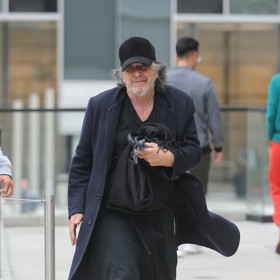 Takhle vypadal Al Pacino v roce 2023, kdy se stal počtvrté tátou.