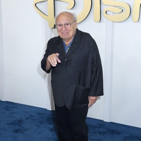 Malý velký muž má za sebou úchvatnou filmovou kariéru. A při své vitalitě zřejmě ještě i před sebou.