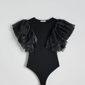 Body s nadýchanými detaily, Reserved, 599 Kč