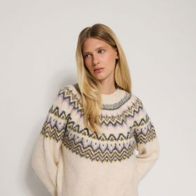 Oblíbené jsou i varianty v krémových tónech. Reserved, 799 Kč