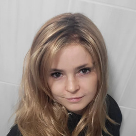 Simona Riedlová nyní pořádá ve školách besedy.