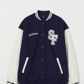 Oversize baseballová bunda, H&M, 1 399 Kč