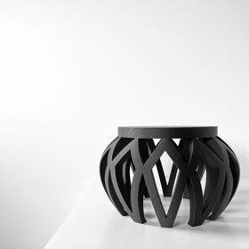 "Snažili jsme se dát odpadu, který vzniká z nákupu rekvizit, druhou, ale i třetí šanci," říkají zakladatelé značky NETHA no.0. (Podstavec pod květináč, Pider, 21€)