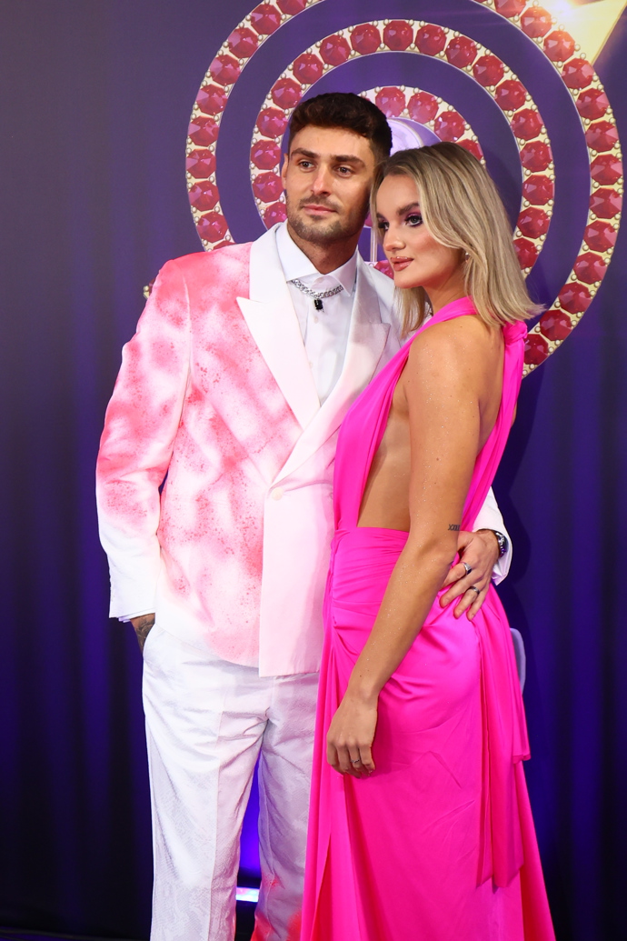 Vítězové Love Islandu Michal Trabalík a Kristína Víglaská.
