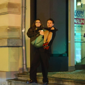 Ve Zrádcích mají jeden společný záchod všichni.