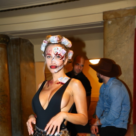 Nela Slováková se nebojí odhalovat.