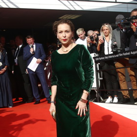 Herečka Zuzana Stiínová nedá na samet dopustit. A především na červeném koberci.