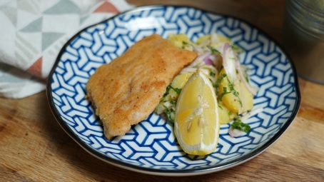 Vánoce v kuchyni: Je čas na nepečené cukroví a krémy, na štědrovečerní večeři si dopřejte řízek z kapra