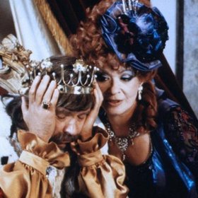 V pohádce Nesmrtelná teta si Jiřina Bohdalová zahrála Závist. Králem byl Jaromír Hanzlík.