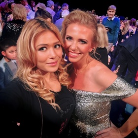 Lucie Matušová s kamarádkou Rozálií se přišly podívat na první vystoupení malé Natálky.