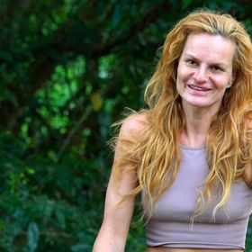 Takhle si pamatujeme Ivu Pazderkovou v reality show Survivor.