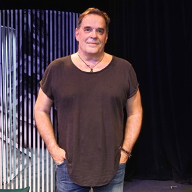 Miroslav Etzler se narodil 22. prosince 1964 v Ostravě.