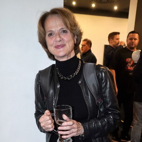 Taťjana Medvecká zvolila pro večírek T Nova jednoduchý nadčasový model, kterému ale nechyběl velmi aktuální módní prvek, řetízkový náhrdelník.