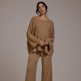 Sada širokých kalhot a asymetrického pulovu, Juki, kalhoty 3 719 Kč, pulovr, 3 844 K4