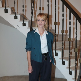 Herečka Jana Plodková má jasný a nezaměnitelný módní rukopis. Nepřehání to se zdobností ani přehnanými kombinacemi, zato je mistryní jednoduchých líbivých variací.